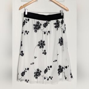 Women's (Size M) White Sheer Flowy A-Line Skirt w/Black Embroidered Florals